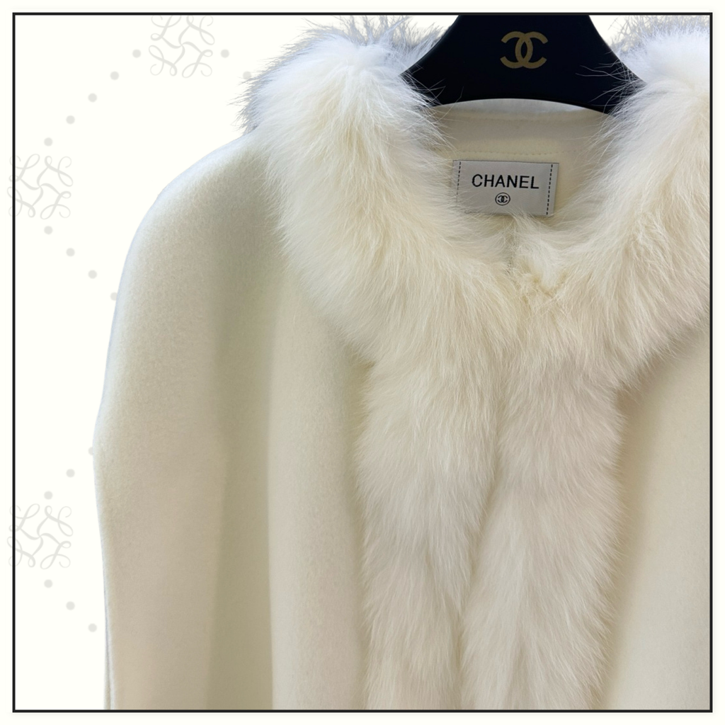 CASHMERE CAPE WITH FOX FUR COLLAR