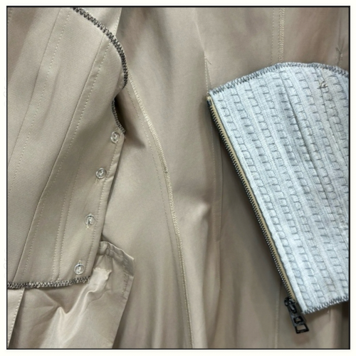 TRENCH COAT WITH INTEGRATED CORSET