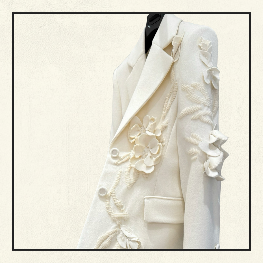 FLORAL APPLIQUÉ BLAZER