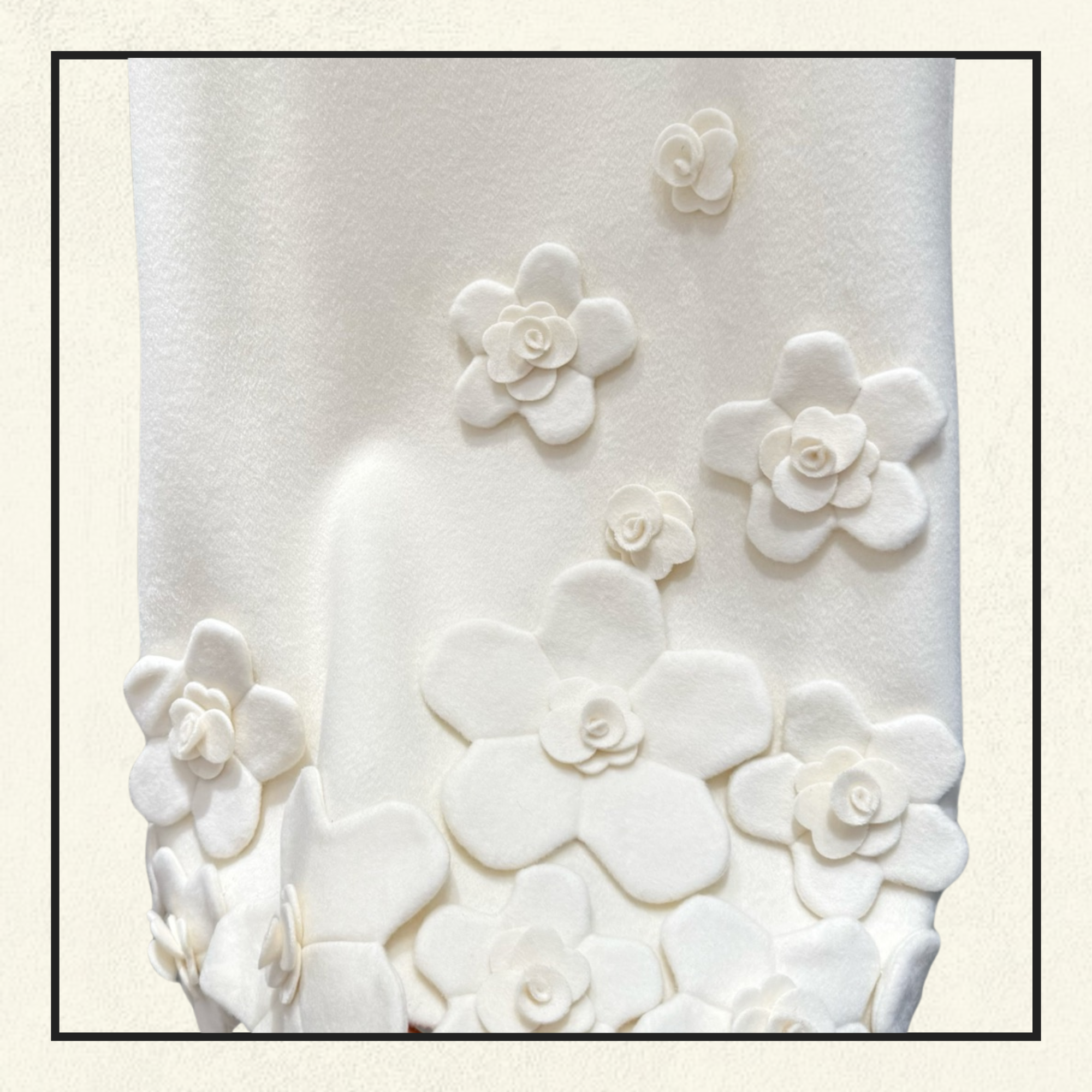 CREPE FLORAL APPLIQUÉ MINI DRESS