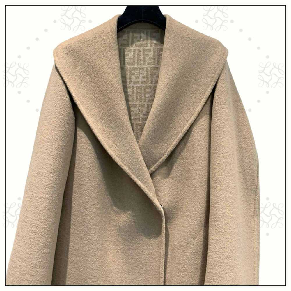 WOOL COAT WITH REMOVABLE SCARF