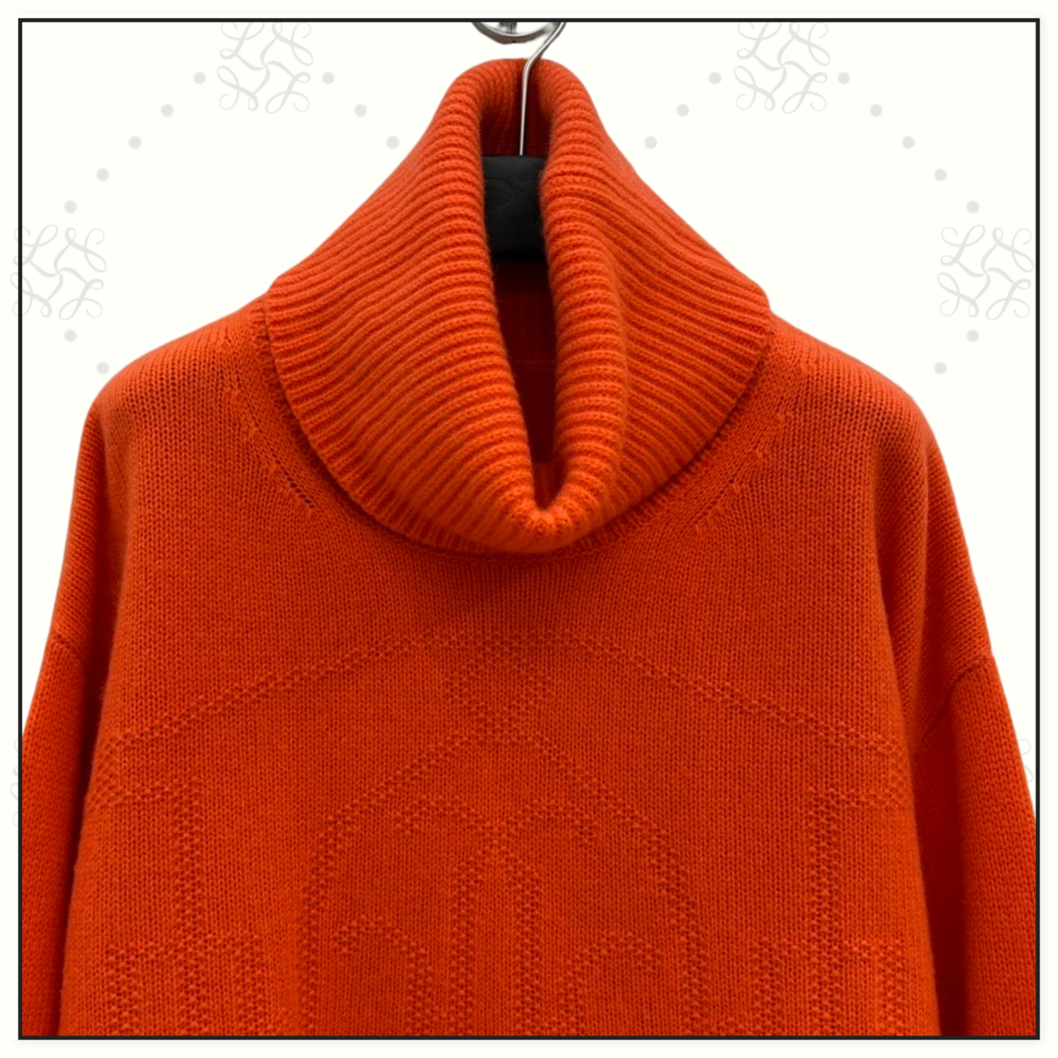 CASHMERE H LIFT SWEATER