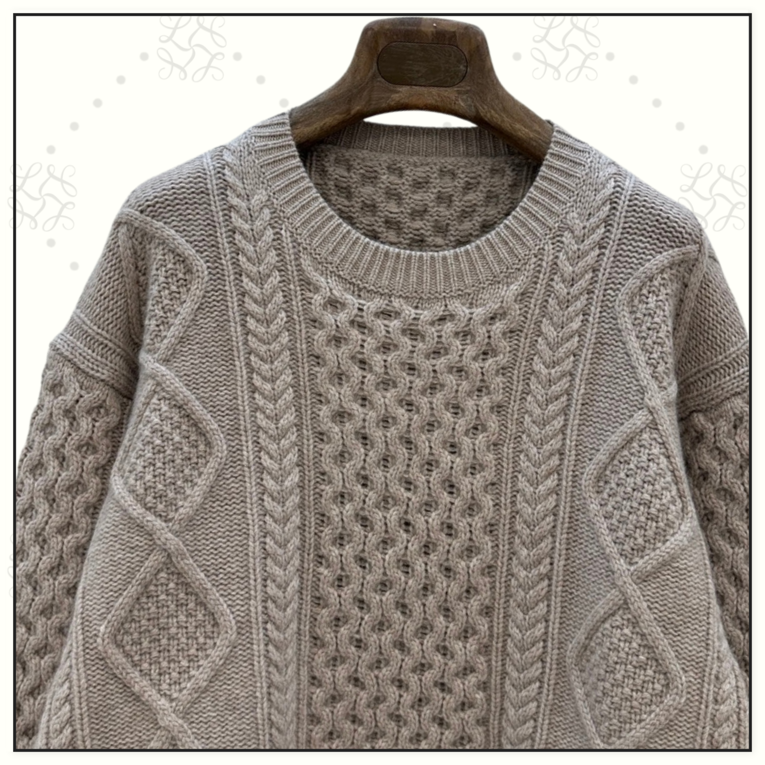 WOOL CABLE KNIT SWEATER