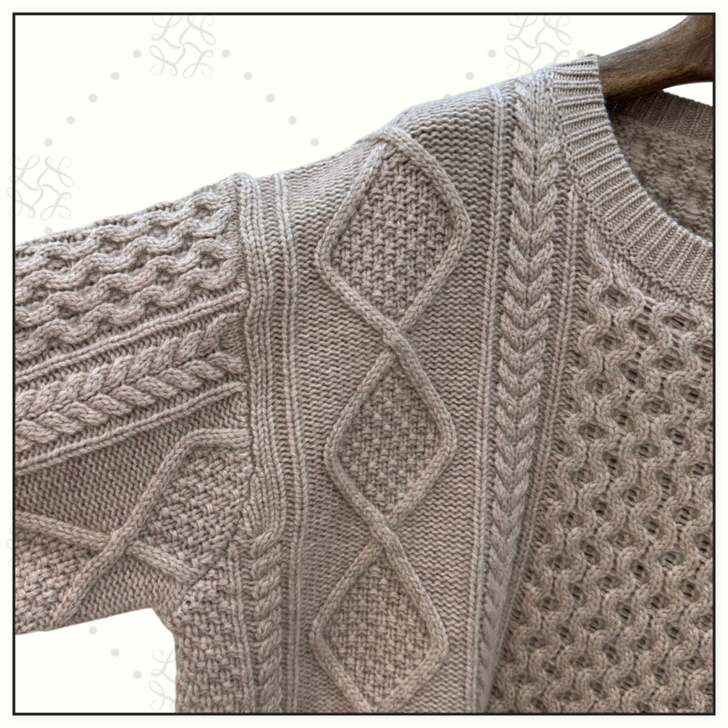 WOOL CABLE KNIT SWEATER