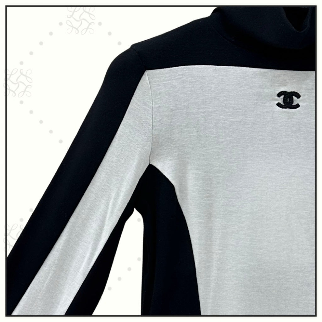 WOOL BLEND TURTLENECK