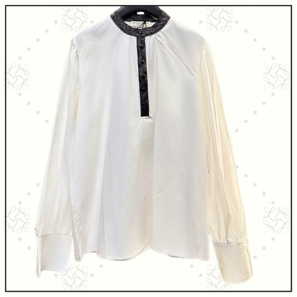 STAND COLLAR WITH LEATHER TRIM