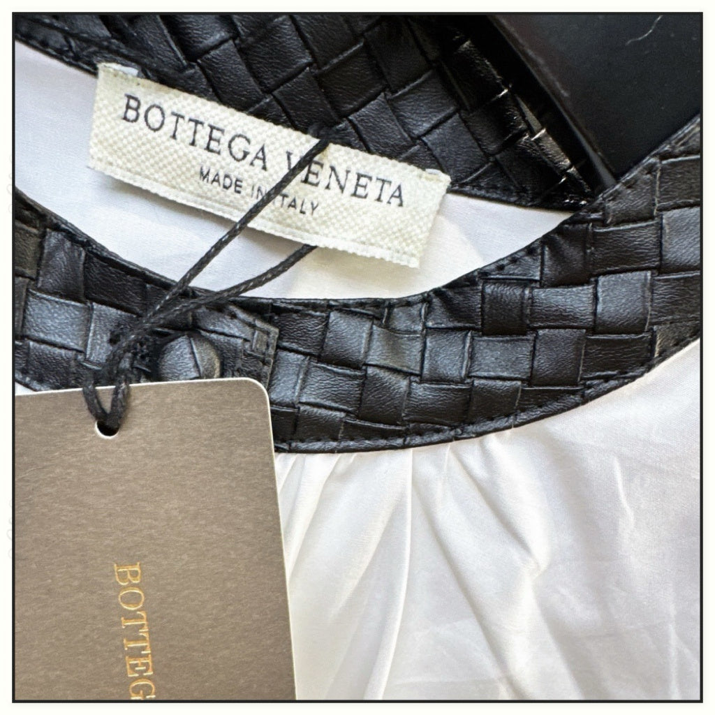 STAND COLLAR WITH LEATHER TRIM