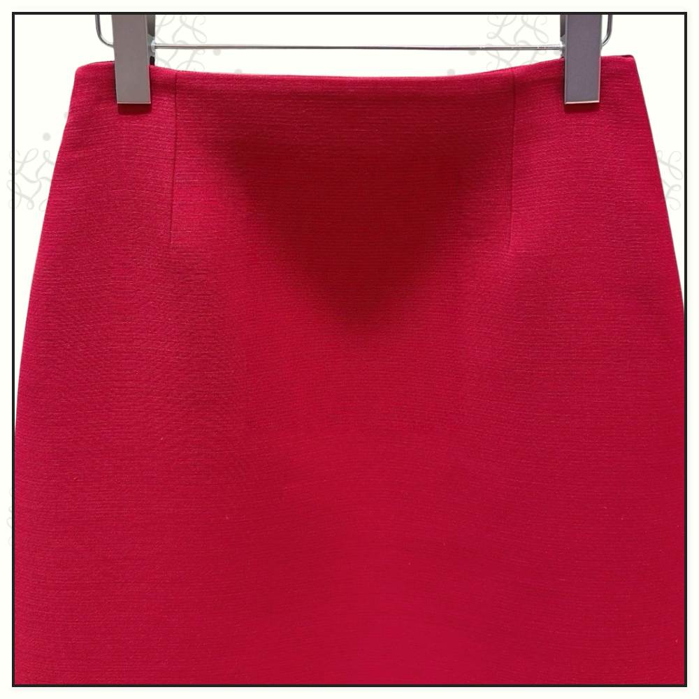 TAILORED BLAZER & PENCIL SKIRT