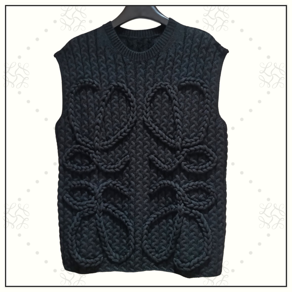 CABLE KNIT WOOL VEST