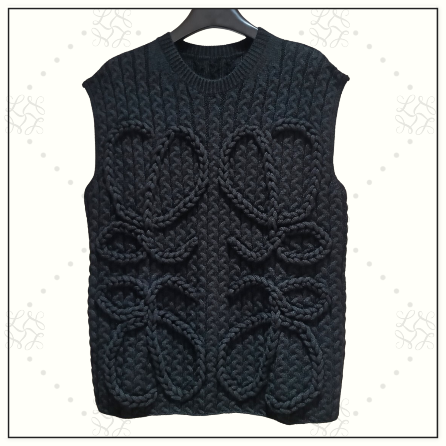 CABLE KNIT WOOL VEST