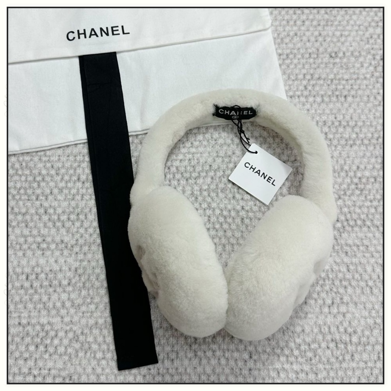 WOOL EARMUFFS
