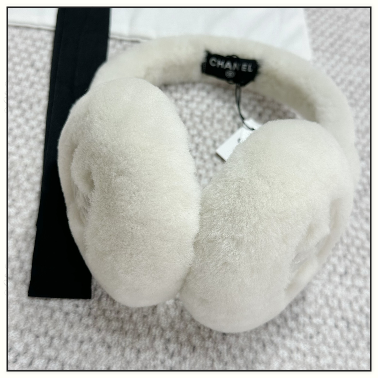 WOOL EARMUFFS