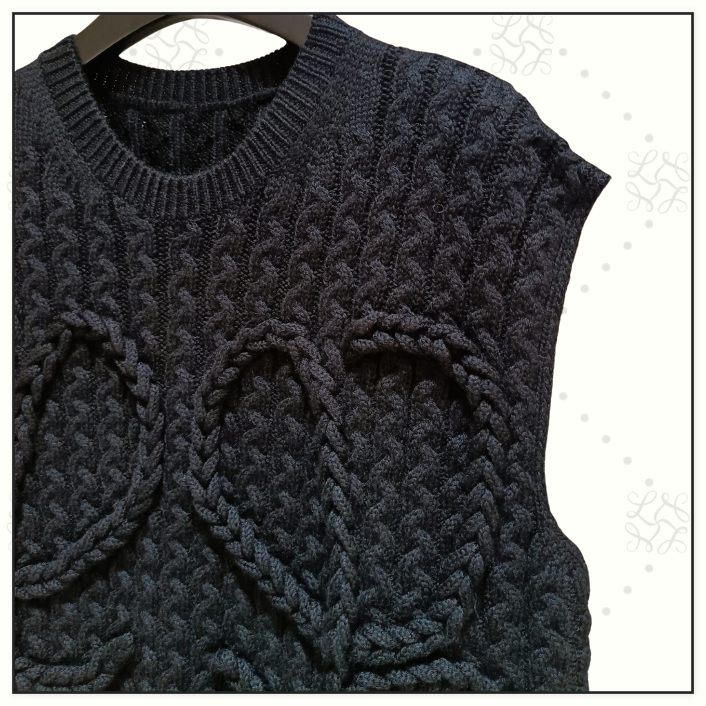 CABLE KNIT WOOL VEST