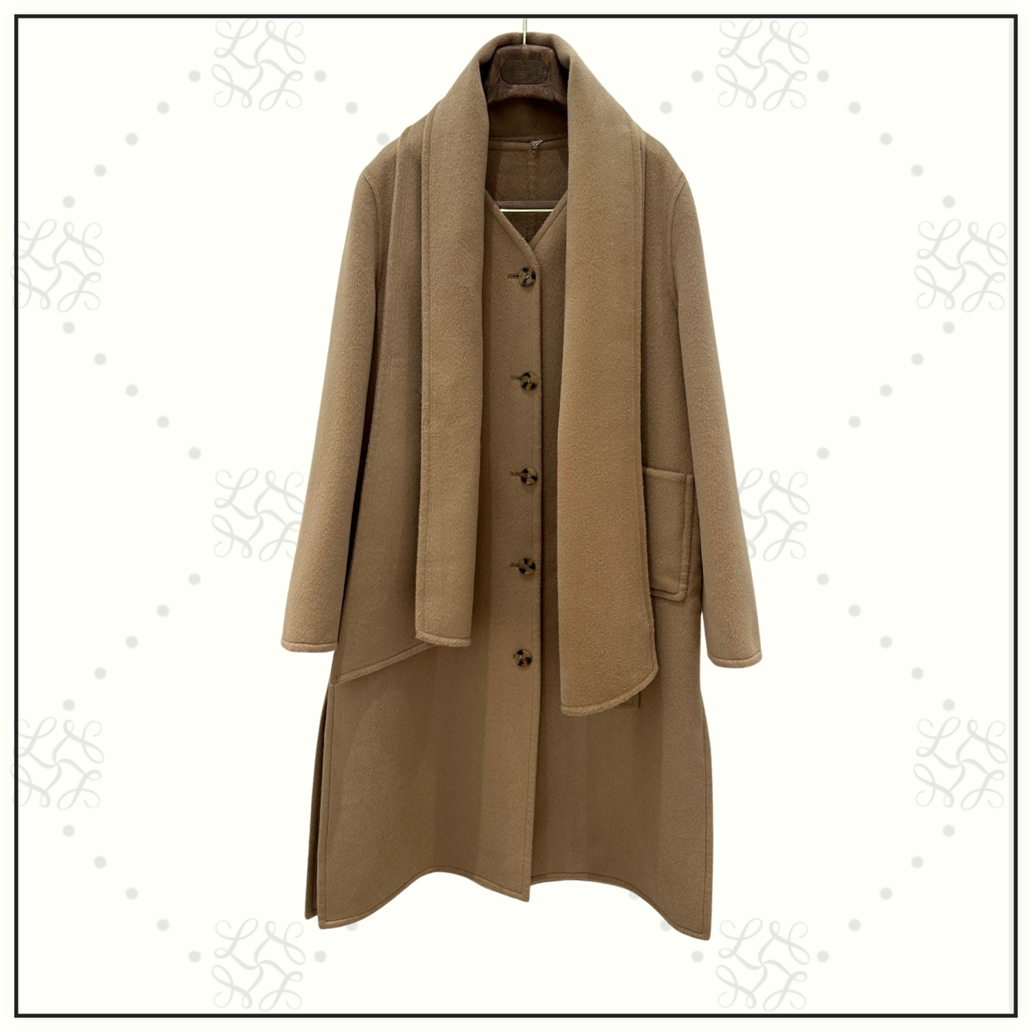 WOOL COAT WITH REMOVABLE SCARF