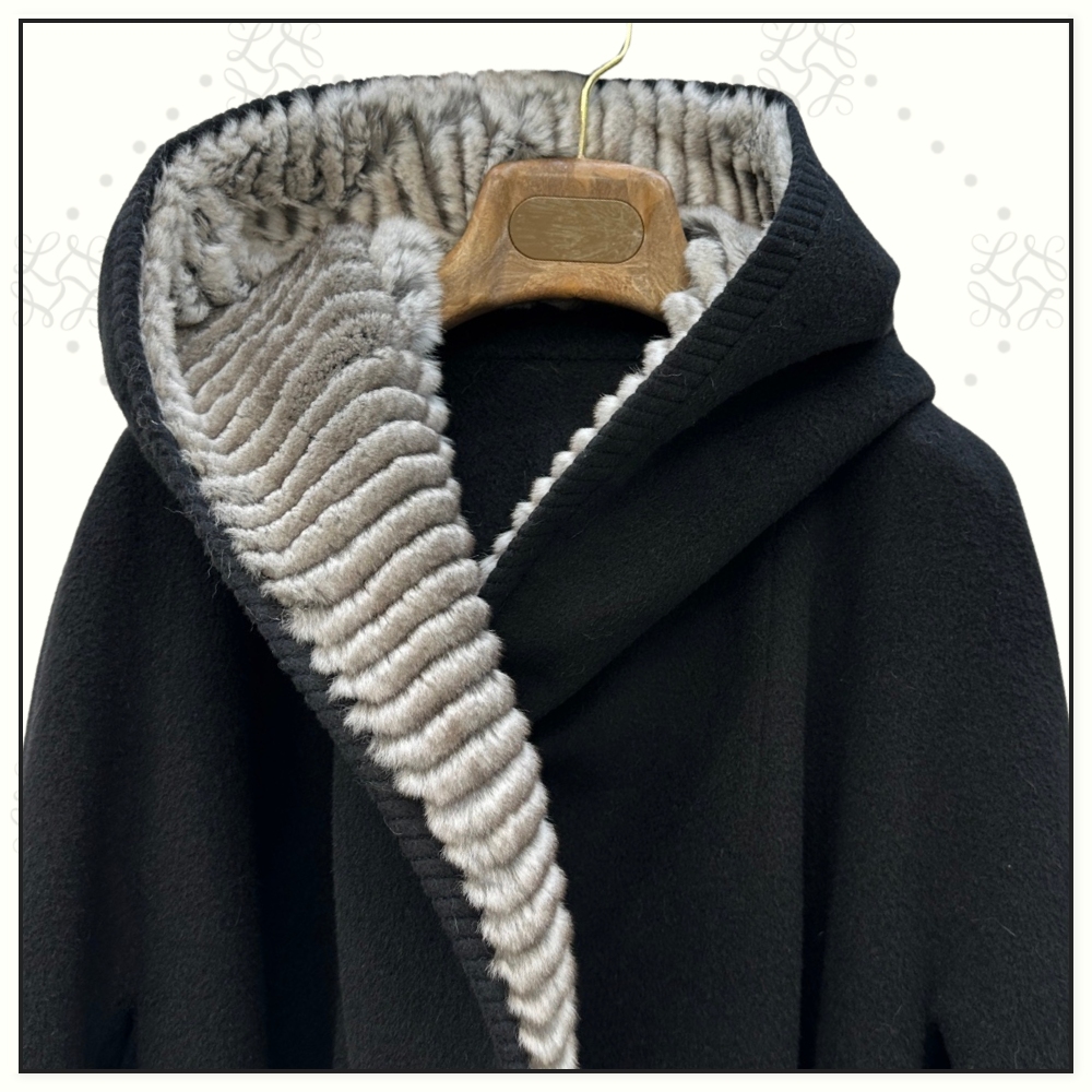 CASHMERE COAT WITH FUR COLLAR