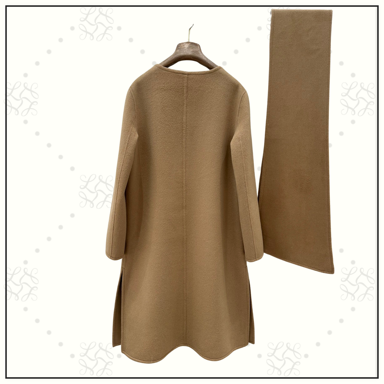 WOOL COAT WITH REMOVABLE SCARF