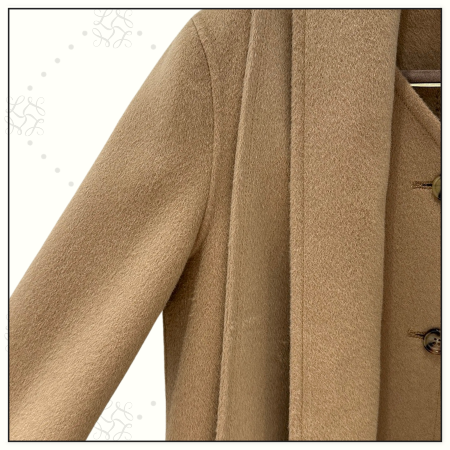 WOOL COAT WITH REMOVABLE SCARF