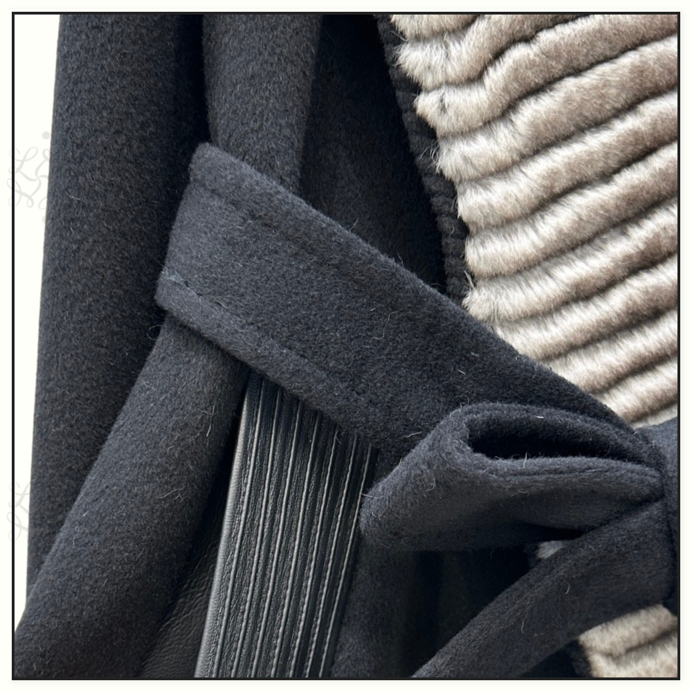 CASHMERE COAT WITH FUR COLLAR