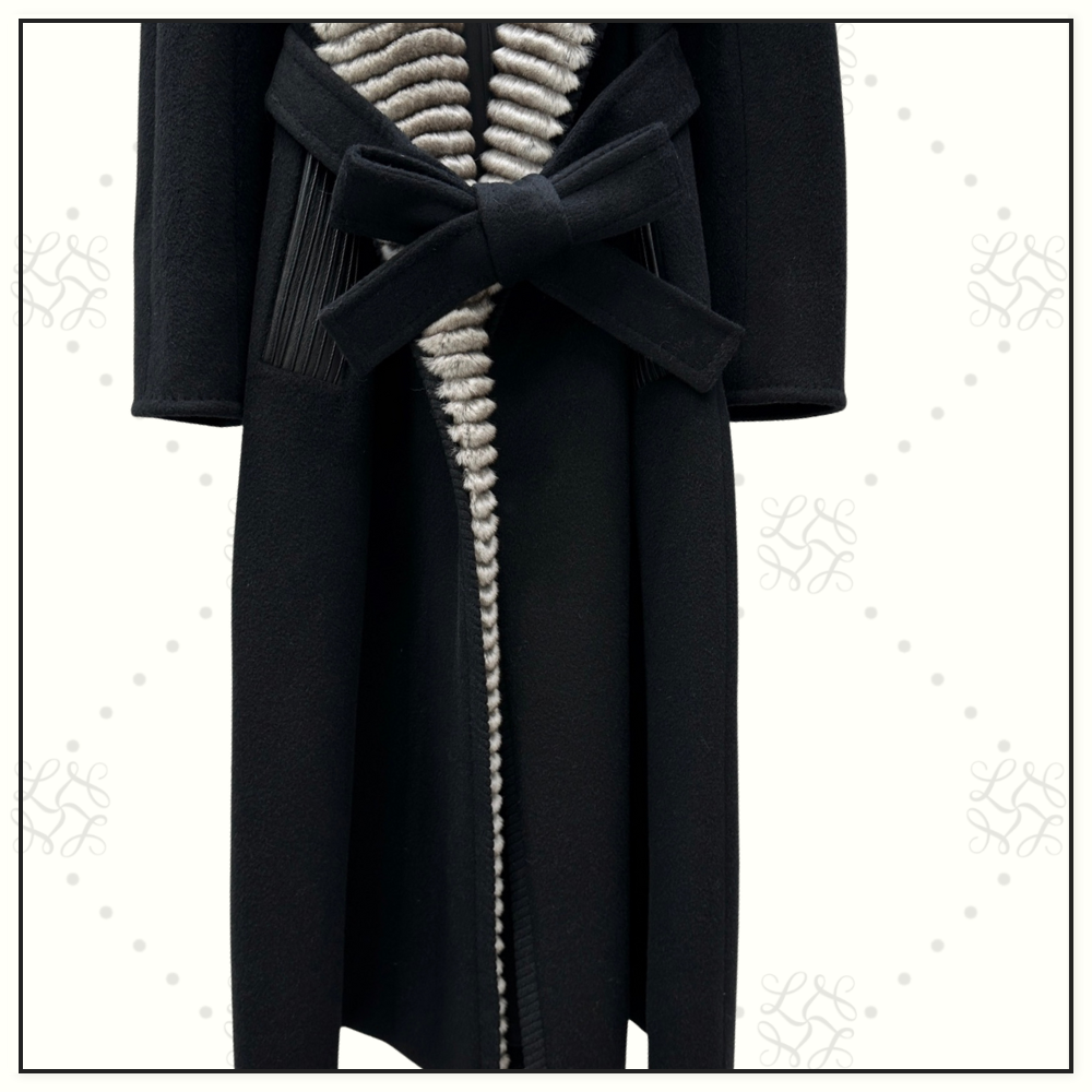 CASHMERE COAT WITH FUR COLLAR