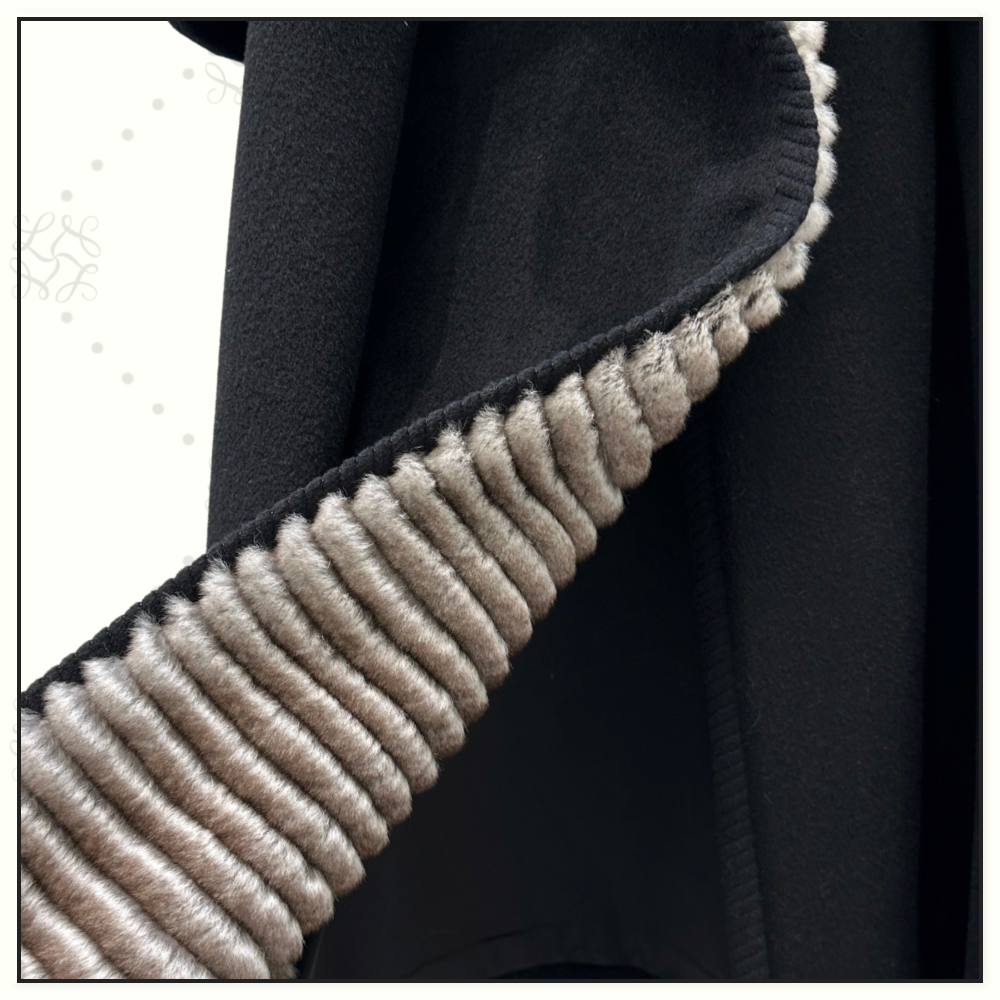 CASHMERE COAT WITH FUR COLLAR