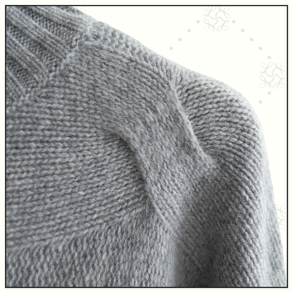 WOOL CASHMERE CABLE KNIT SWEATER