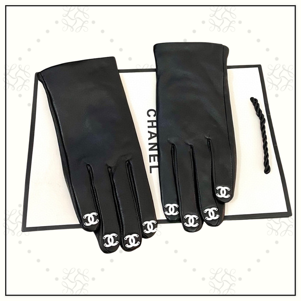 LAMBSKIN GLOVES