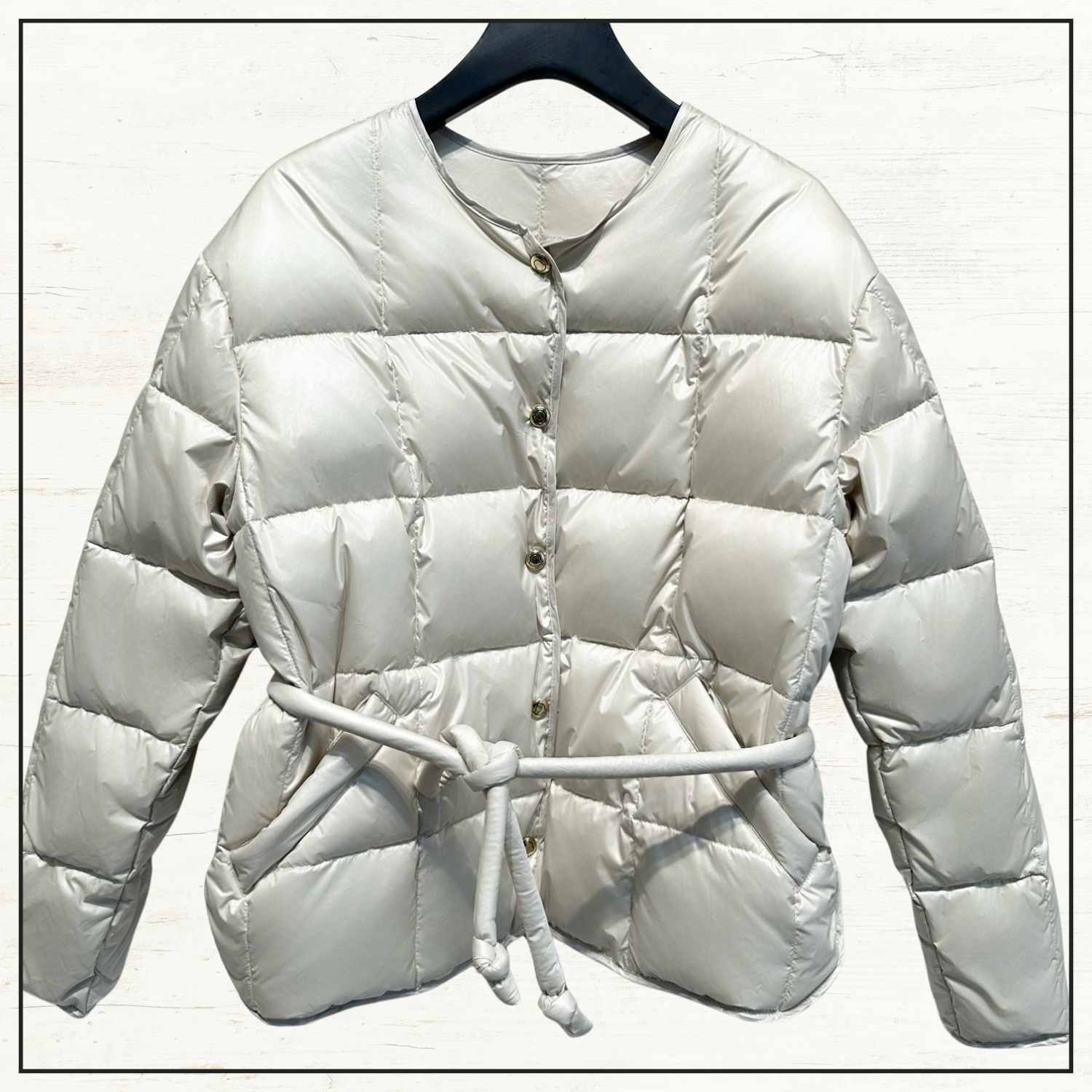 CARAMAGNE BELTED SHORT DOWN JACKET