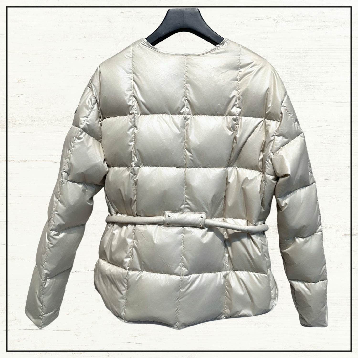 CARAMAGNE BELTED SHORT DOWN JACKET