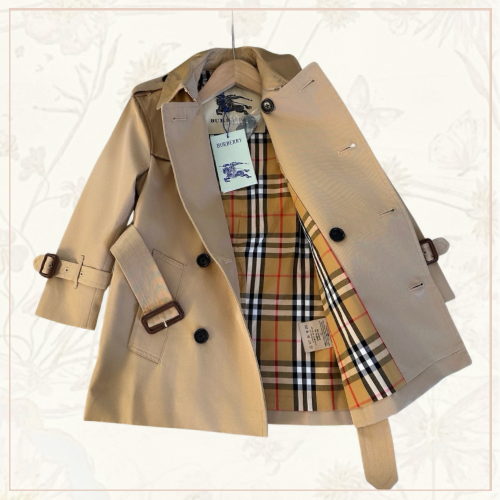 BURBERRY TRENCH COAT