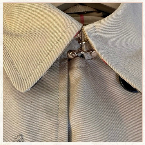BURBERRY TRENCH COAT