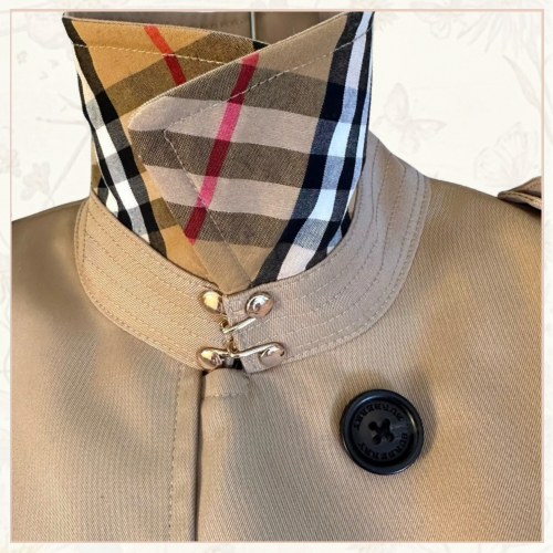 BURBERRY TRENCH COAT