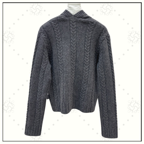 WOOL CABLE KNIT SWEATER