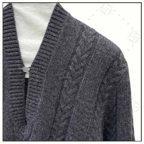 WOOL CABLE KNIT SWEATER