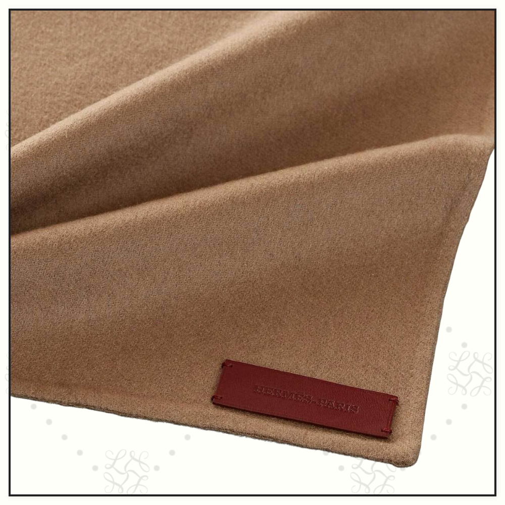 CASHMERE CAPE TROMPE L’OEIL STOLE