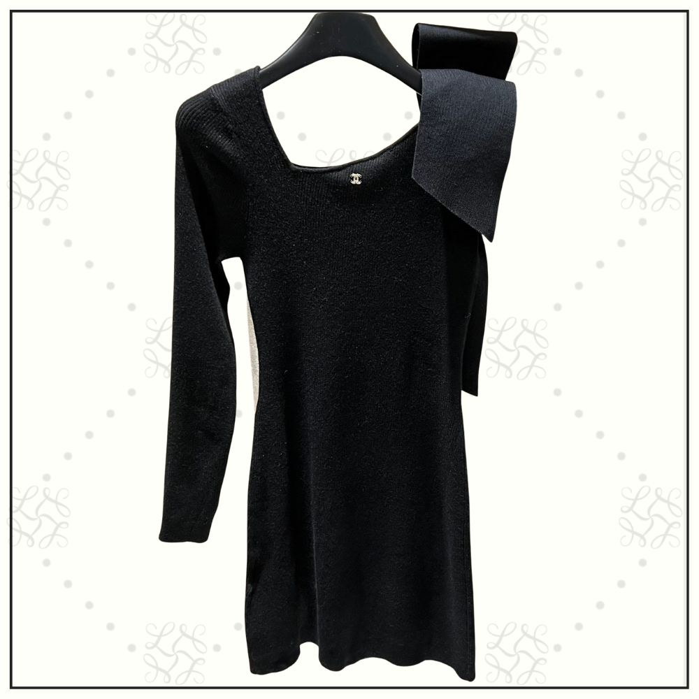 REMOVABLE BOW MINI DRESS