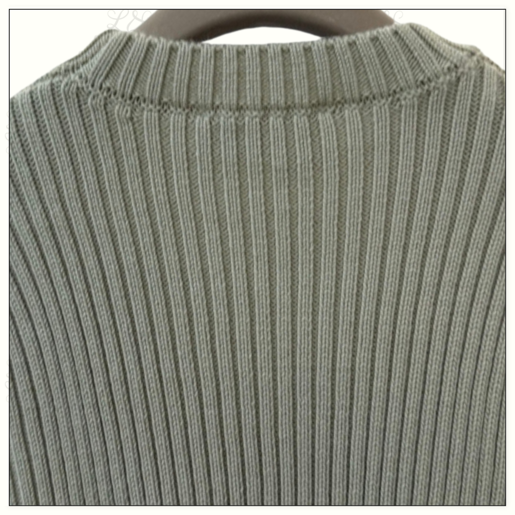 CASHMERE CREWNECK SWEATER