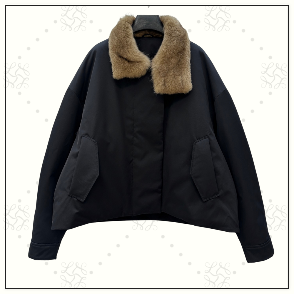 DOWN JACKET WITH FUR COLLAR