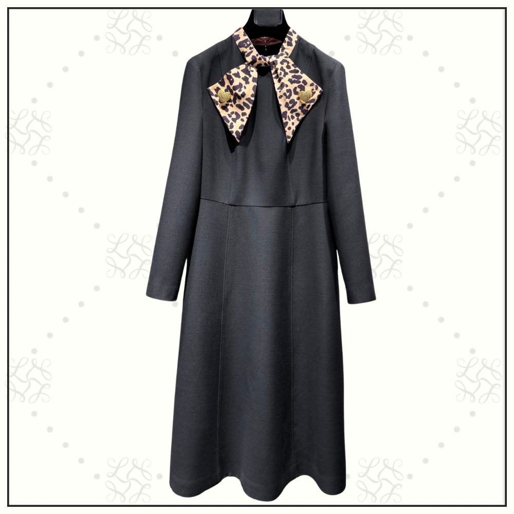 CREPE COUTURE BOW DETAIL MIDI DRESS