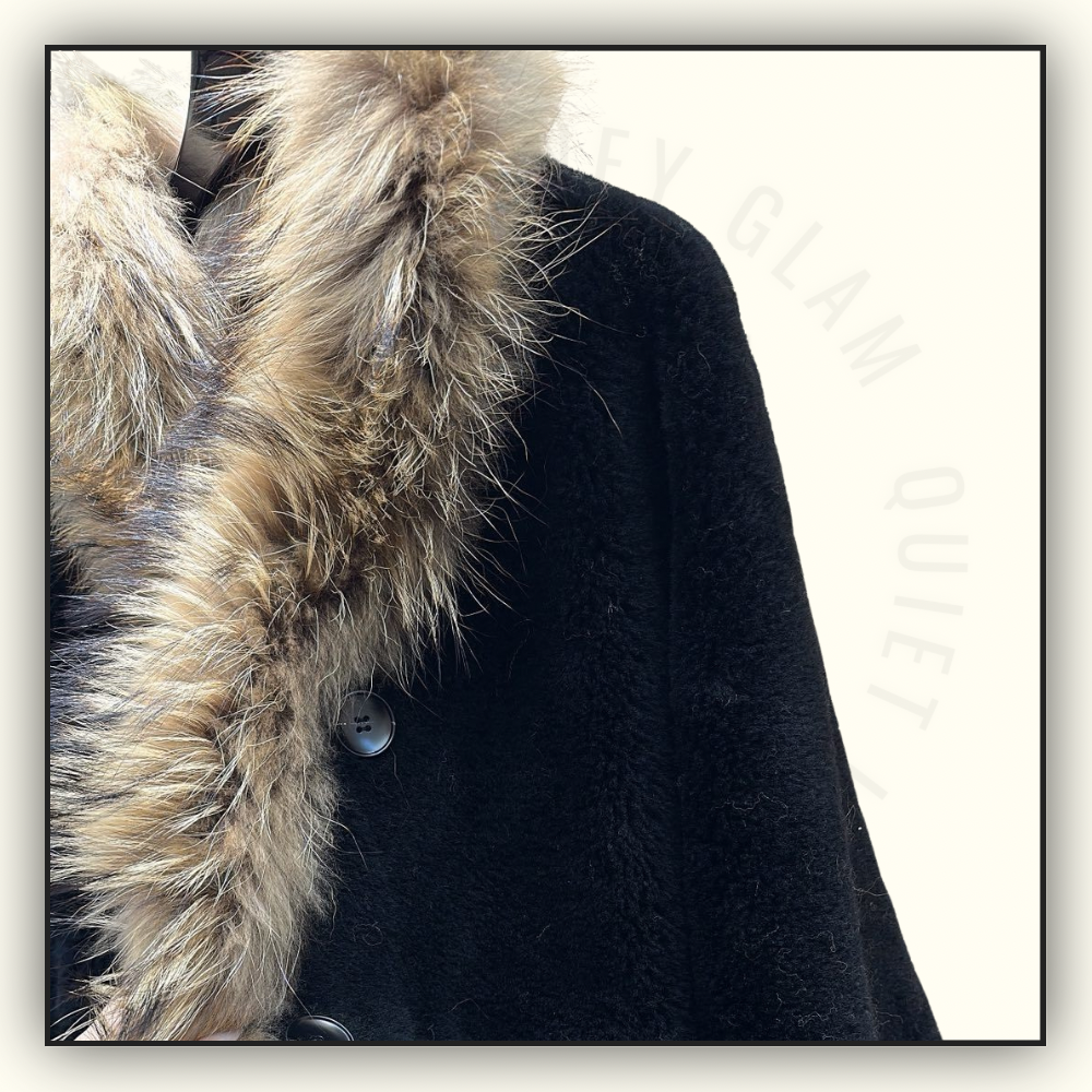 CASHMERE CAPE WITH FUR COLLAR