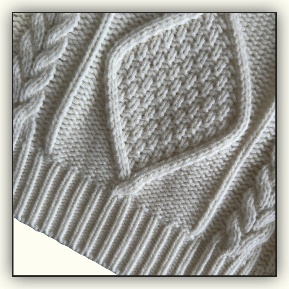 WOOL CABLE KNIT TURTLENECK