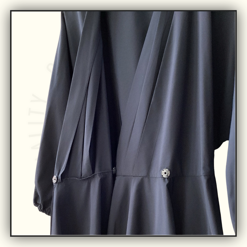 BELTED DRESS IN TWILL FABRIC