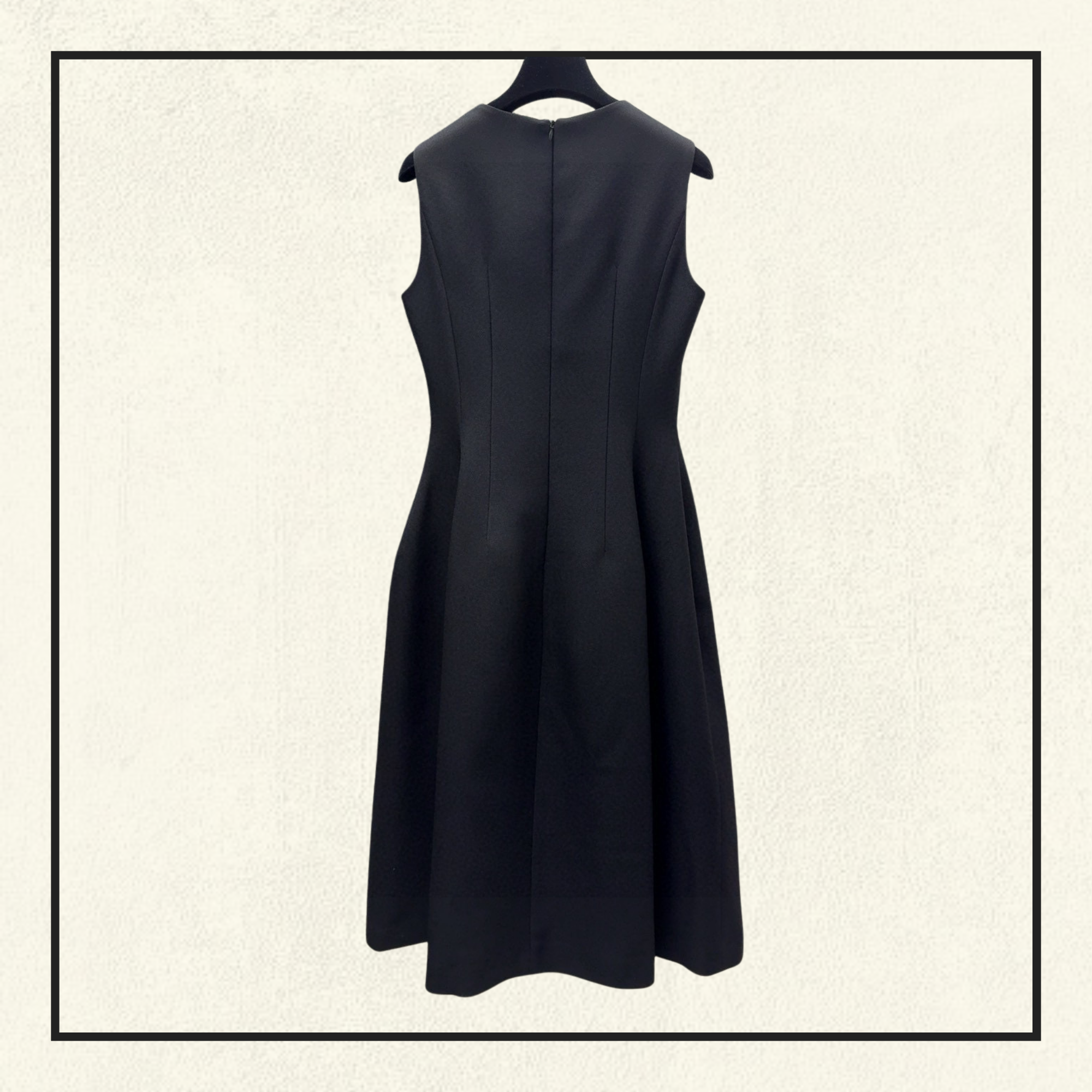 SLEEVELESS DRESS