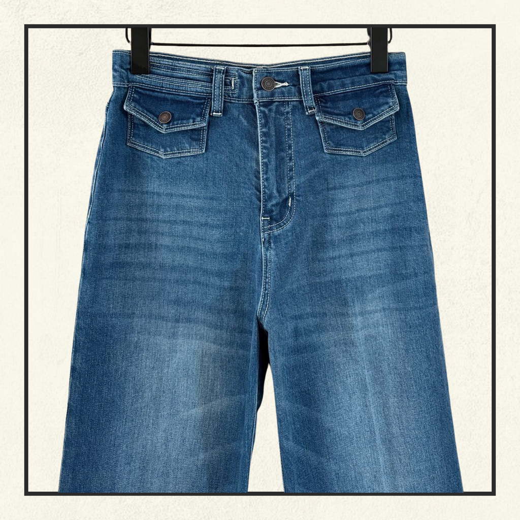 FRAYED FLARED HIGH RISE JEANS