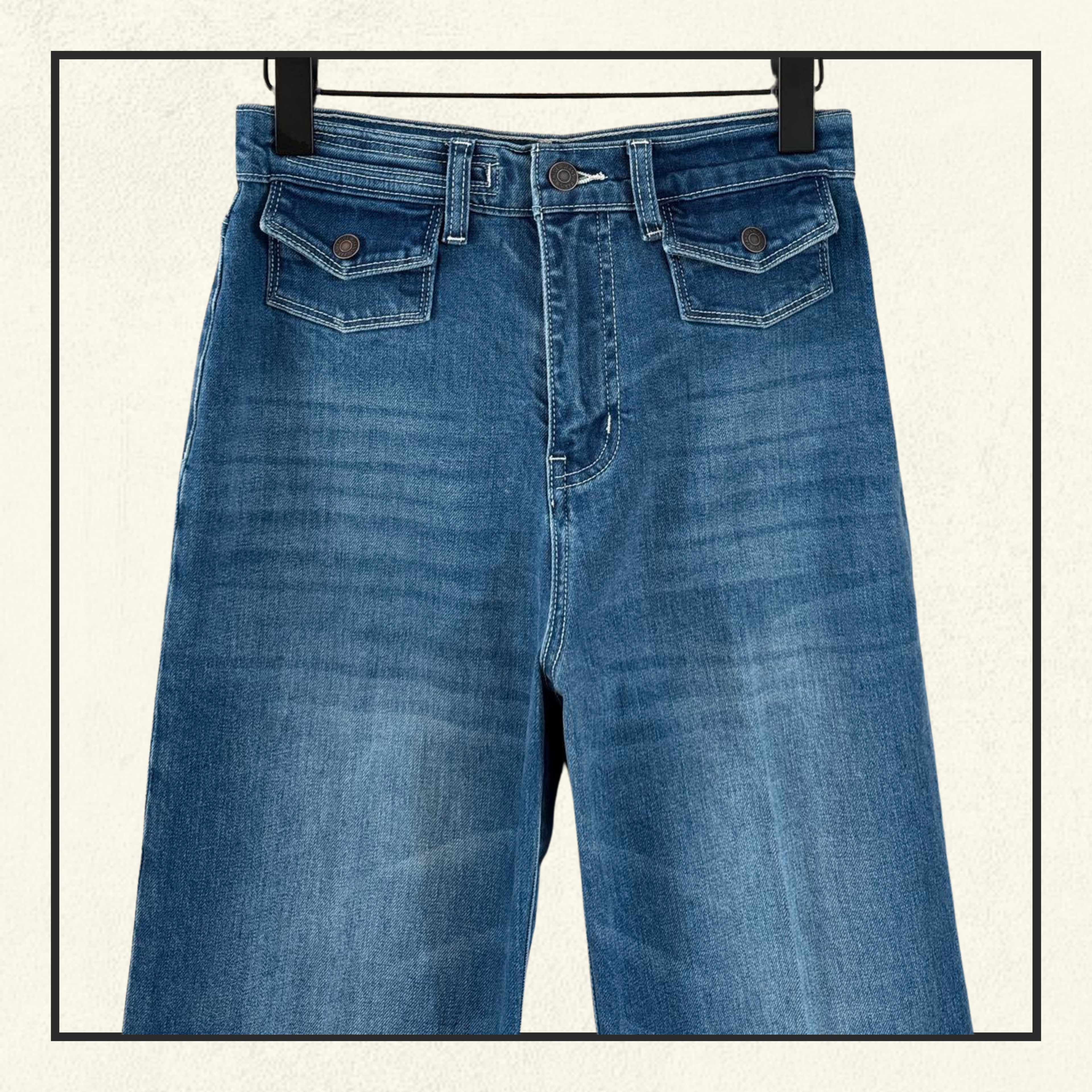 FRAYED FLARED HIGH RISE JEANS