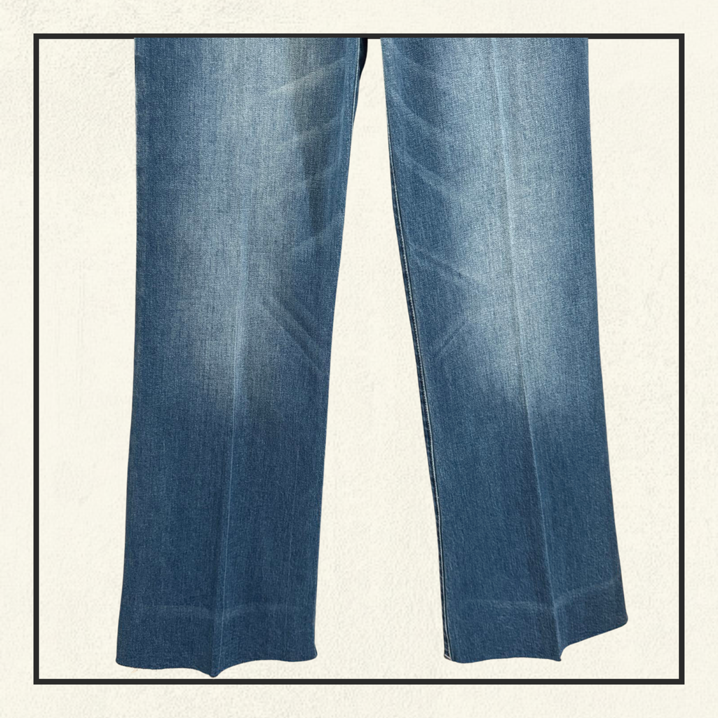 FRAYED FLARED HIGH RISE JEANS