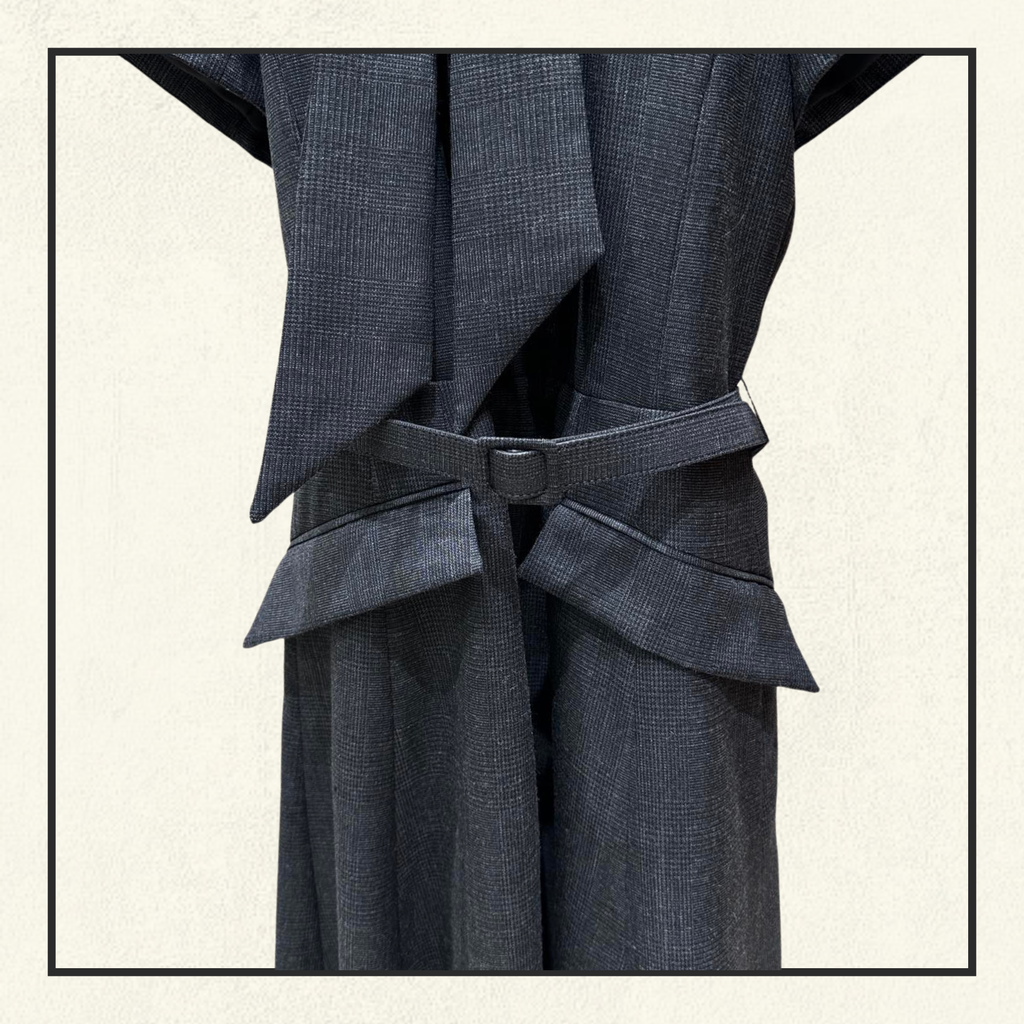 ASCOT EFFECT TIED COLLAR DRESS